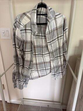 H&M Men's Plaid Button-Up Shirt in White, Gray & Brown